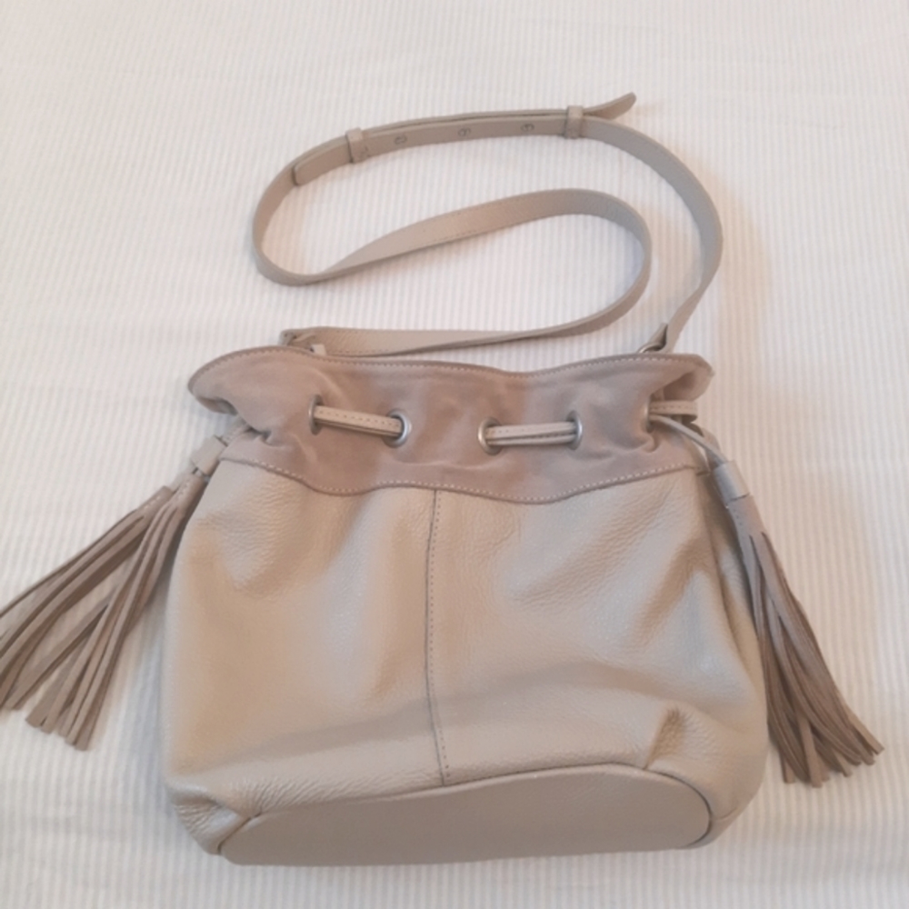 American Eagle Wander Made In Italy Drawstring Leather Bucket Bag